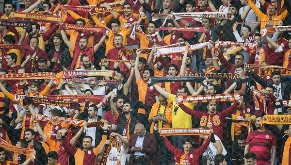 Galatasaraylı taraftarların 4 yıldız hazırlığı