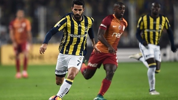 İlk yarı top Galatasaray'da skor Fenerbahçe