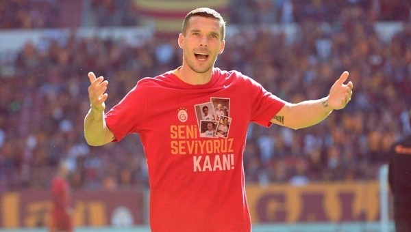 Lukas Podolski'den taraftarlara mesaj