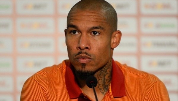 Nigel de Jong'dan Depay ve Emre Belözoğlu açıklaması