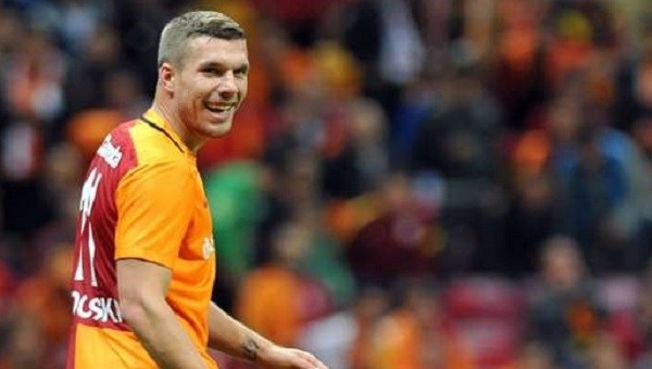 Podolski'den hakeme tepki: 