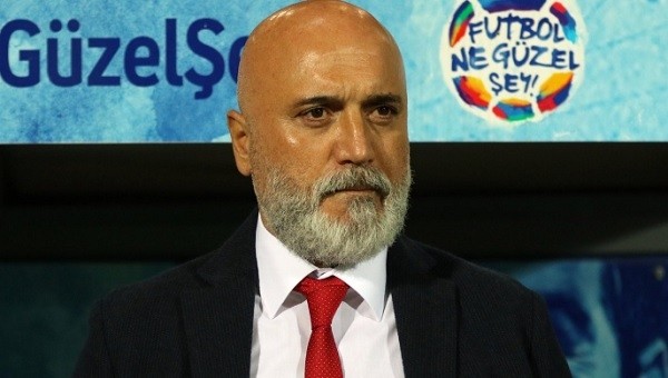Rizespor - Fenerbahçe maçında Hikmet Karaman istifa sesleri