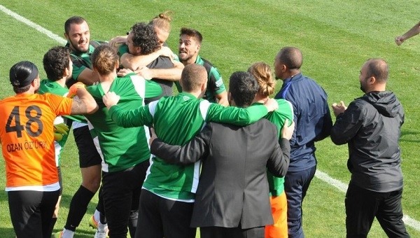 Sakaryaspor, Tuncay Şanlı ile lideri devirdi