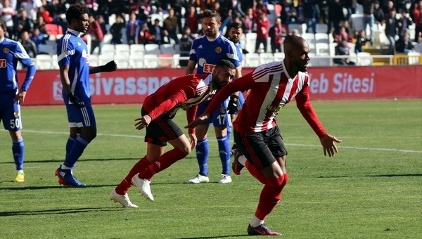 Sivasspor, Eskişehirspor'u mağlup etti