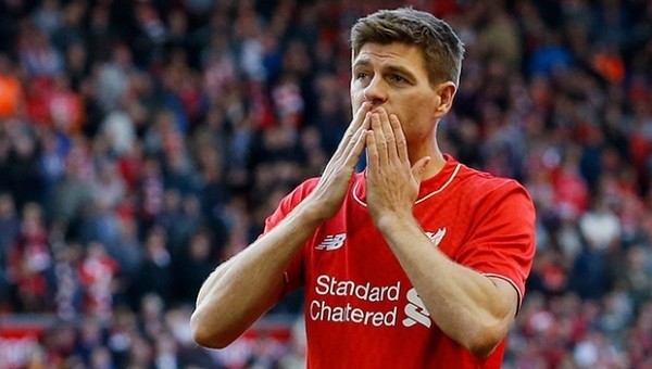 Steven Gerrard futbolu bıraktı