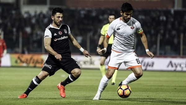 Tolgay Arslan sahanın lideri! İlk yarıda...