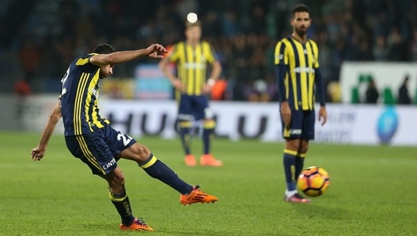 Van Persie, İsmail Köybaşı'yı Real Madrid'in yıldızına benzetti