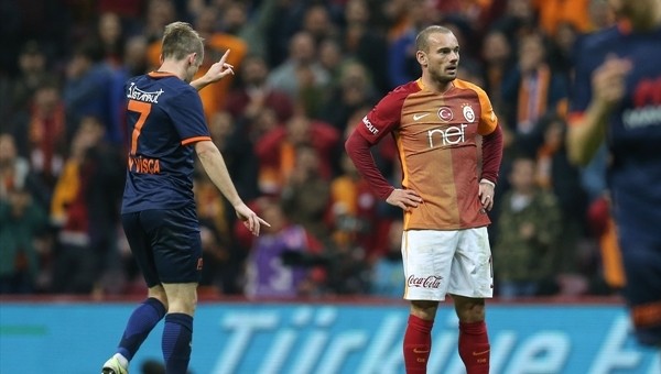 Wesley Sneijder Medipol Başakşehir mağlubiyetine çok sinirlendi