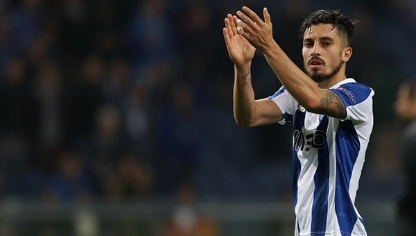 Alex Telles kendisini geliştiriyor...