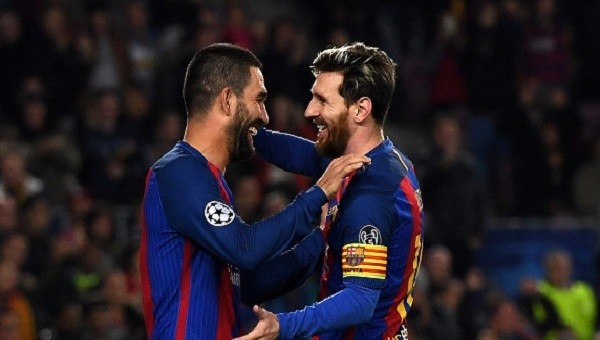 Arda Turan hat trick yaptı, tarihe geçti