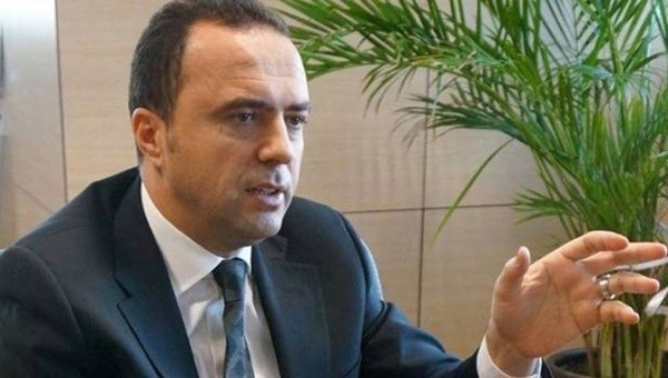 'Arif kız arkadaşını getirdi. Uygun mu?...'