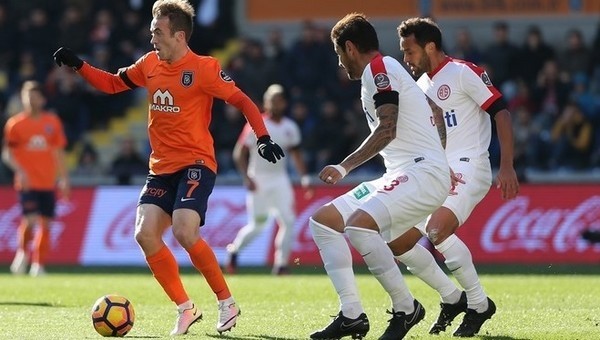 Başakşehir'e Antalyaspor freni! 2-2 maç özeti ve golleri