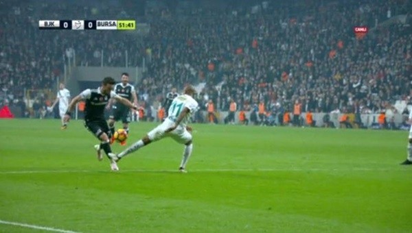 Beşiktaş - Bursaspor maçında tartışılan penaltı
