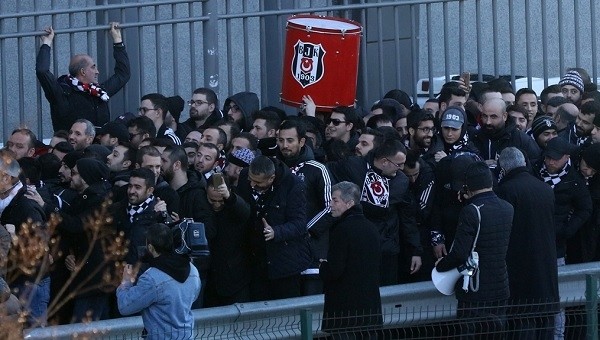 Beşiktaş taraftarı 5 yıl sonra Kadıköy'de!'