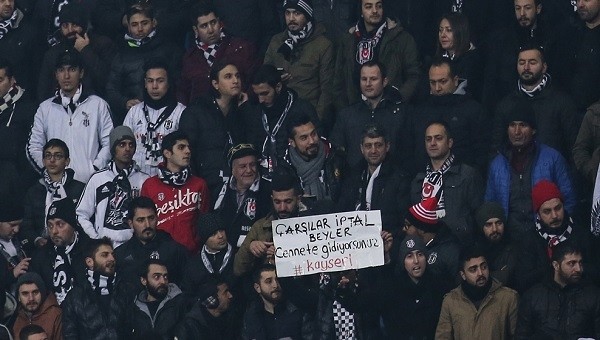 Beşiktaş taraftarlarından yenilgiye rağmen destek
