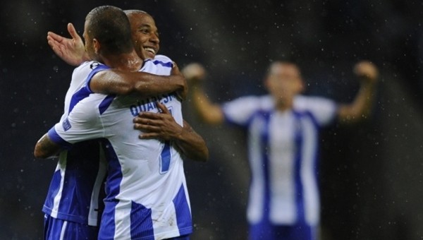 Brahimi, Quaresma'yı yakaladı