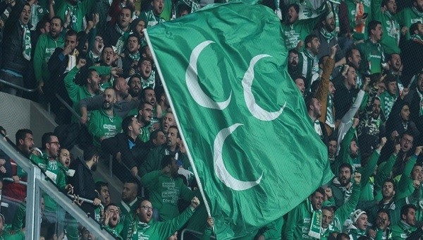 Bursaspor taraftarlarından Beşiktaş'a tarihi çağrı