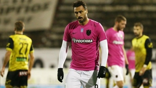 Hugo Almeida devamını getiremedi