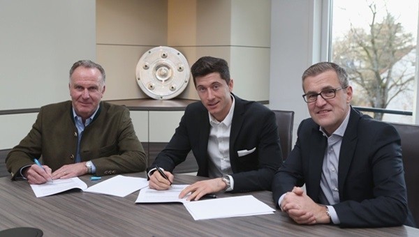 Lewandowski 5 yıl daha Bayern Münih'te