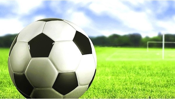 Maçta Türkiye lehine slogan atılınca yayını kestiler