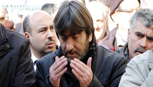 Rıdvan Dilmen'in annesi hayatını kaybetti