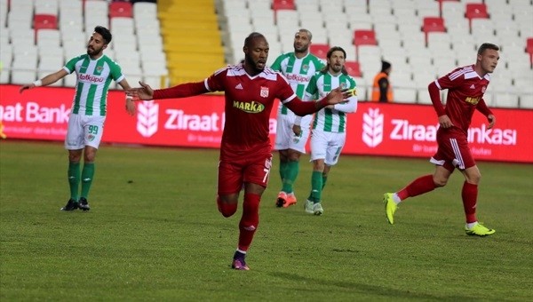 Sivasspor 3 -1 Yeni Amasyaspor maçı özeti ve golleri