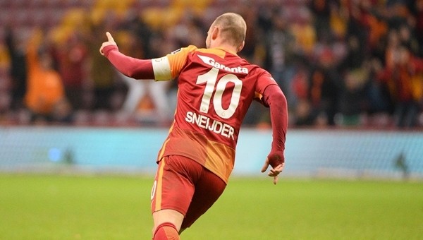 'Sneijder şu interneti de açsa fena olmaz'