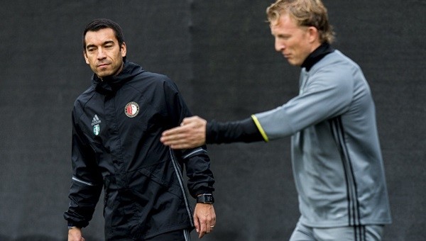 Dirk Kuyt'tan Fenerbahçe'ye gözdağı