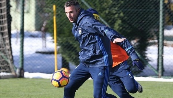 Van Persie, Gençlerbirliği maçında oynayacak mı?