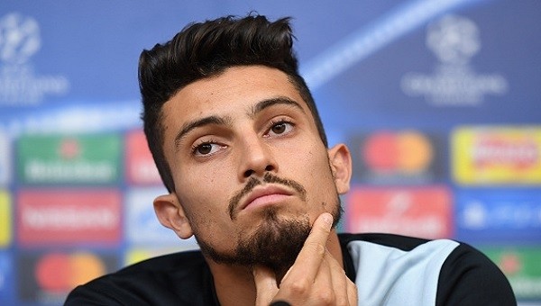 Alex Telles hakeme patladı! 'Utanıyorum'