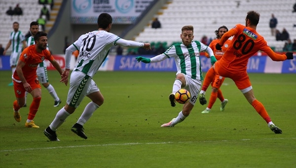 Atiker Konyaspor, Rize'yi 2-1'le geçti