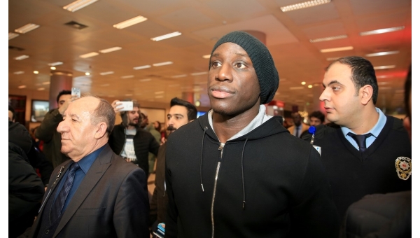 Beşiktaş'ın yeni transferi Demba Ba İstanbul'da!