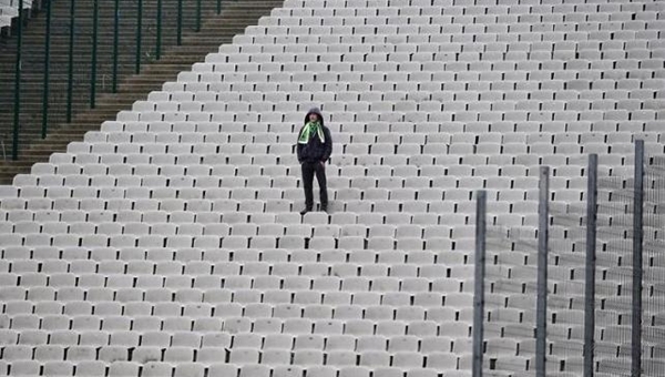 Bursaspor'u tek başına destekledi, yöneticiler evine bıraktı