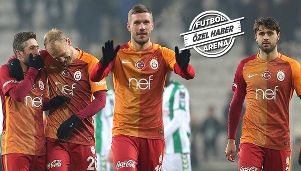 Galatasaray'da Dursun Özbek'e Podolski transferi için sürpriz telefon