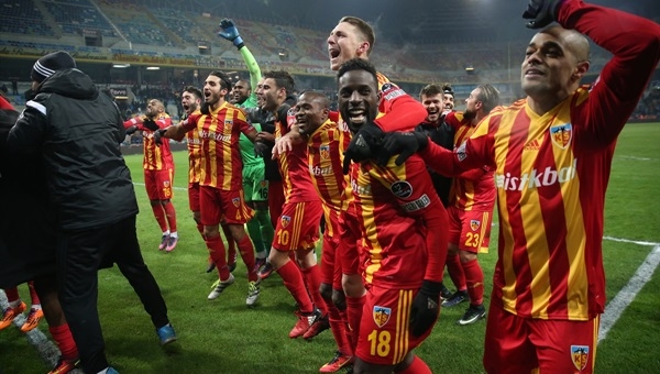 Fenerbahçe, isabetli şut atamayan Kayserispor'dan 4 gol yedi
