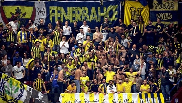 Fenerbahçe taraftarından 'İzmir Marşı' hazırlığı