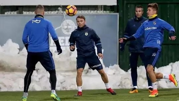 Fenerbahçe'de Van Persie sevinci