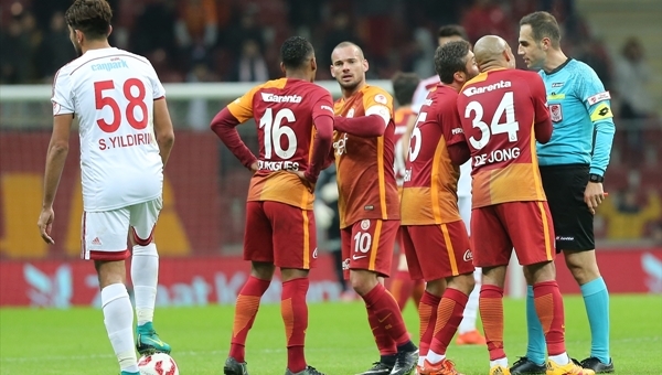 Galatasaray'da 9 ay sonra bir ilk yaşandı