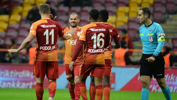 Galatasaraydan 166 maç sonra bir ilk