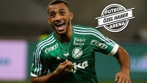 Galatasaray'dan Palmeiras ile Vitor Hugo transferi pazarlığı