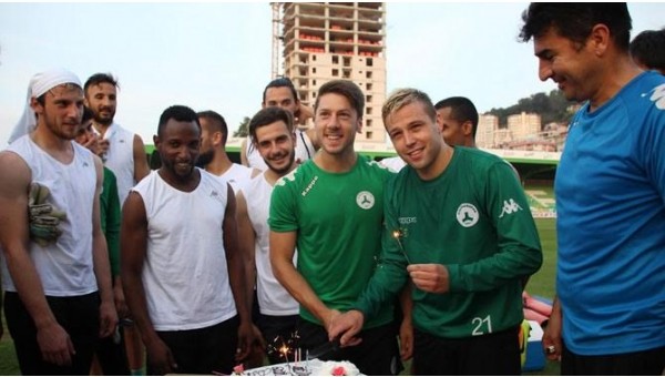 Giresunspor'da 2 futbolcunun sözleşmesi feshedildi