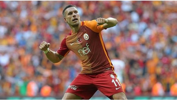 Almanya'da ayın golü Podolski'den