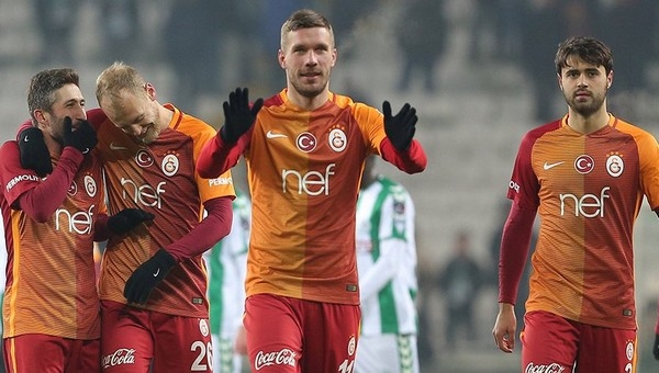 Lukas Podolski'den Fethi Sekin paylaşımı