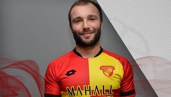 Murat Akın, Göztepe ile imzaladı
