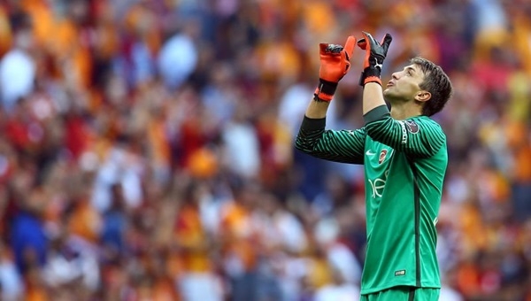 Muslera çalımı attı, penaltıyı atmadı