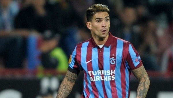 Trabzonspor Medjani'yi apar topar kampa getirdi
