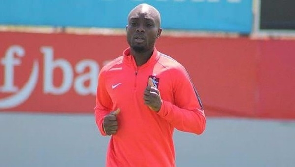 Trabzonsporlu Akakpo 1.5 yıllığına Büyükşehir Gaziantepspor'da