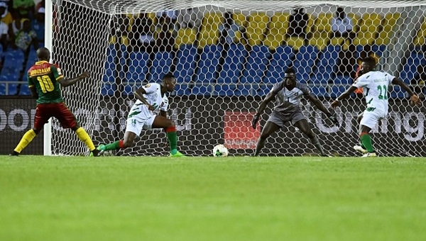Vincent Aboubakar'ın Kamerun - Gine Bissau maçında kaçırdığı gol (İZLE)