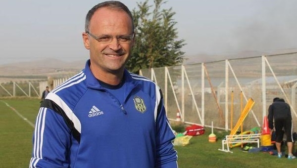 Yeni Malatyaspor Teknik Direktörü İrfan Buz'dan transfer açıklaması