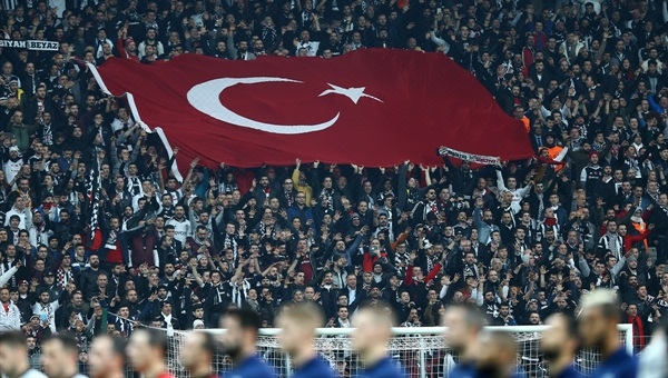 Fenerbahçe taraftarından Süleyman Seba'ya küfür